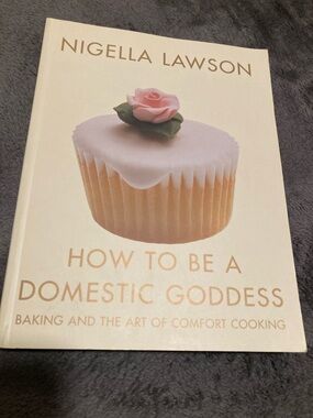 Nigella Lawson "How to Be a Domestic Goddess" Cookbook - Cream & Pink Cover